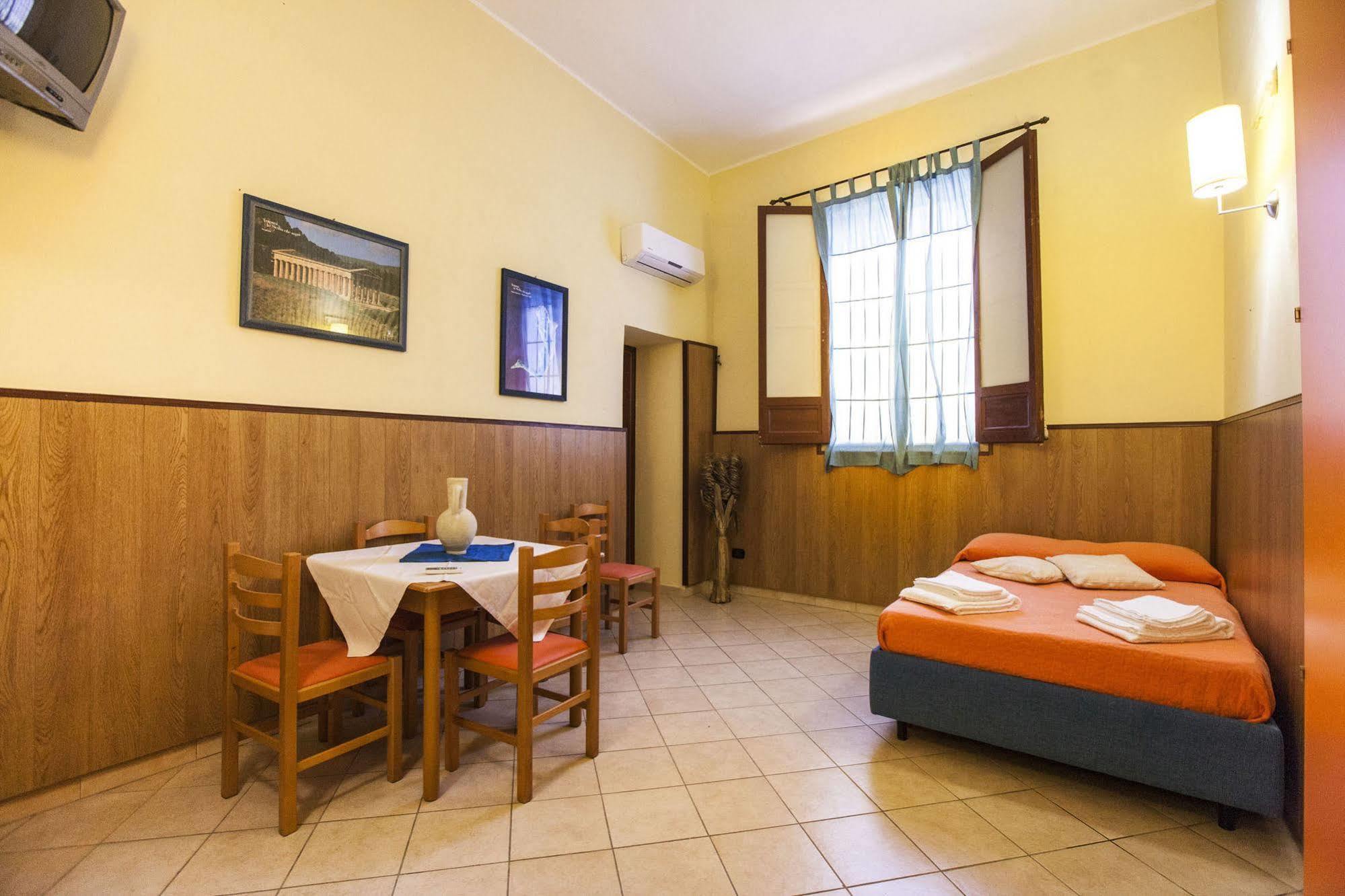 Residence Cortile Merce Trapani Buitenkant foto