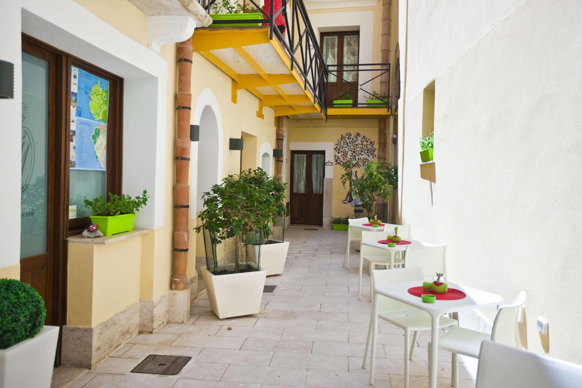 Residence Cortile Merce Trapani Buitenkant foto